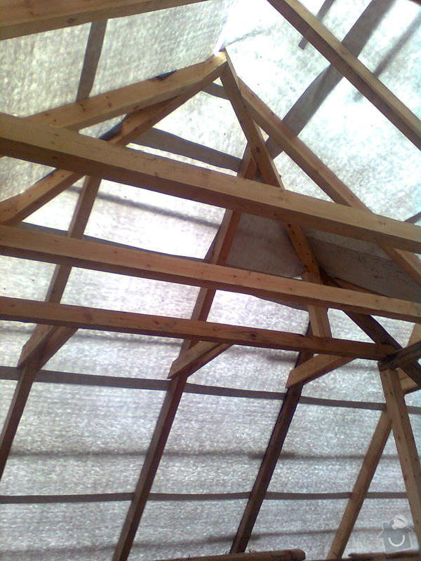 Rekonstrukce střechy - vazby, stavba komínů: Obraz0547