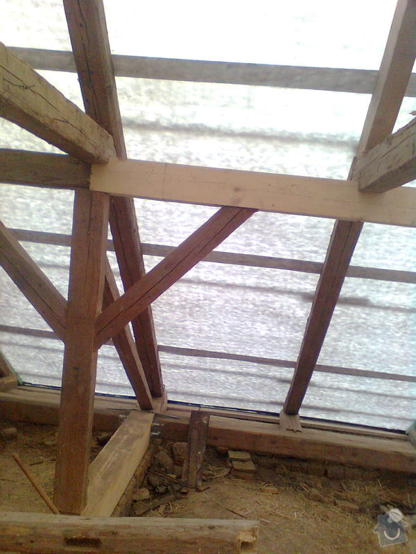 Rekonstrukce střechy - vazby, stavba komínů: Obraz0553