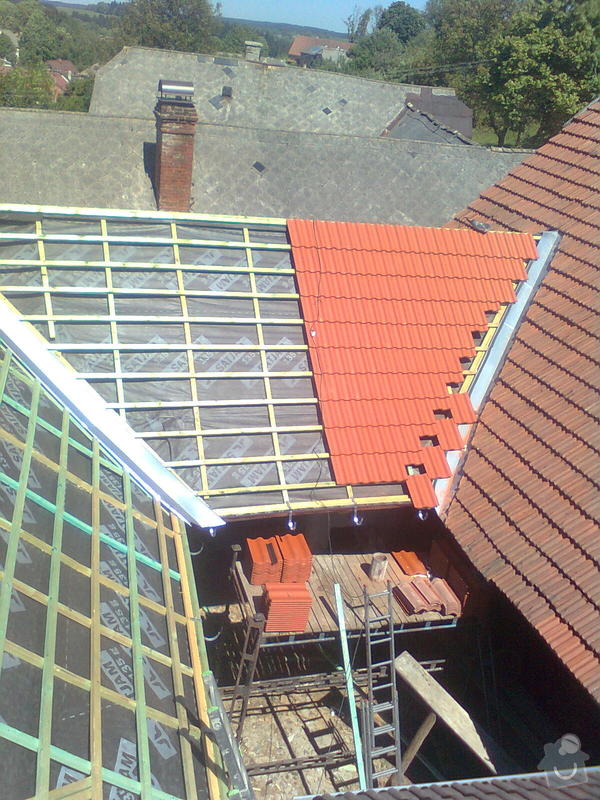 Rekonstrukce střechy - vazby, stavba komínů: Obraz0562