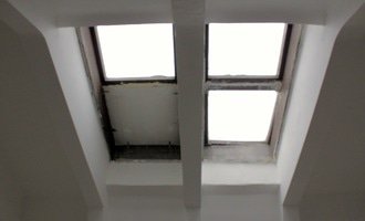 Střešní okna 150x80 cca 2ks - stav před realizací
