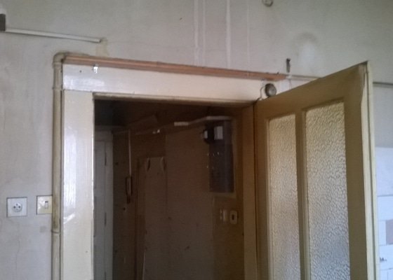 Rekonstrukce drevenych dveri,zarubne - stav před realizací