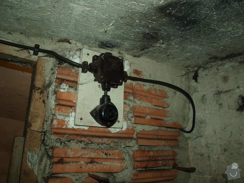 Rekonstrukce starého sklepa v činžovním domě (cca 25 m2): P6061690