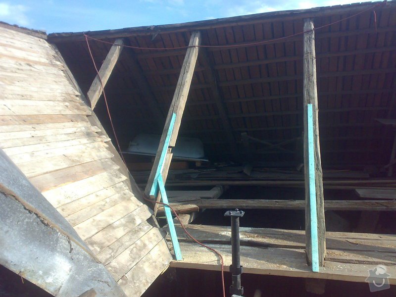Rekonstrukce části střechy - červen / červenec 2014: 27062014318