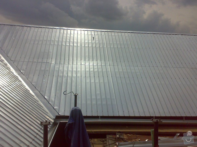 Rekonstrukce části střechy - červen / červenec 2014: 02072014322