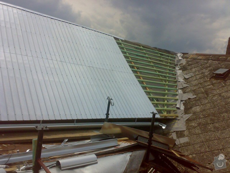 Rekonstrukce části střechy - červen / červenec 2014: 02072014323