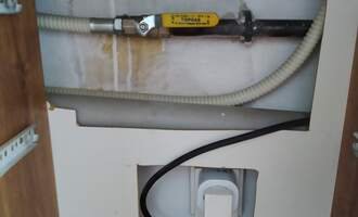 Výměna připojovací plynové hadice k varné desce - stav před realizací