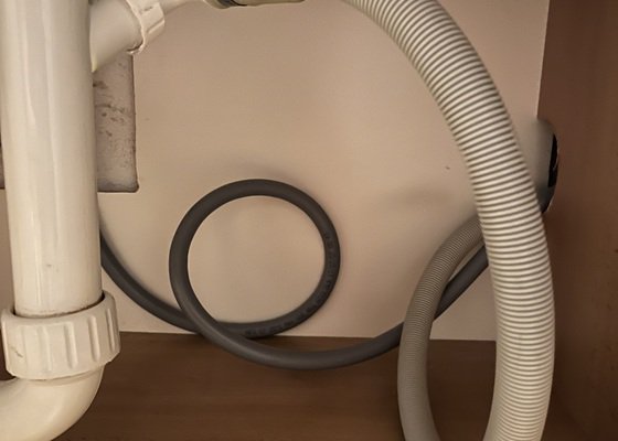 Výměna dřezové baterie + ventilu na studenou a teplou vodu