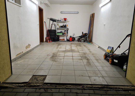 Rekonstrukce garáže - Reconstruction of the garage