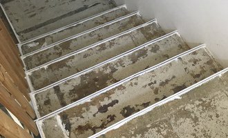 Výměna PVC na schodech a chodbičce