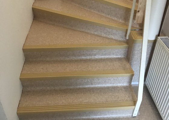 Výměna PVC na schodech a chodbičce