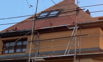 Rekonstrukce střechy rod. domu krytina bobrovka