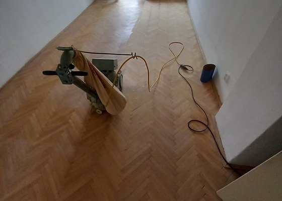 Renovace parketové podlahy