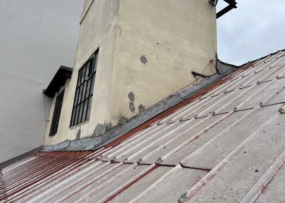 Oprava rovné střechy + izolace části šikmé střechy - stav před realizací