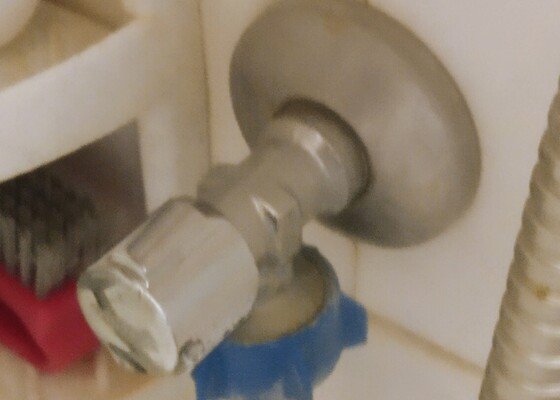 Vyměnit ventil (kohoutek) pro vodu k pračce