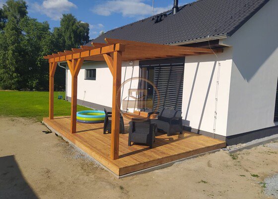 Pergola včetně modřínové terasy