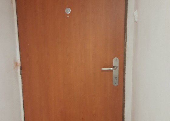 Oprava vstupních bytových dveří