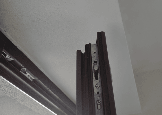 Oprava a seřízení balkónových dveří