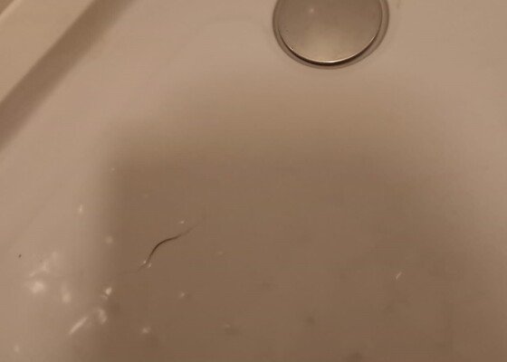 Výměna sprchového koutu (prasklá vanička)