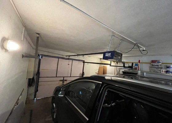Výměna výklopných garážových vrat za segmentové