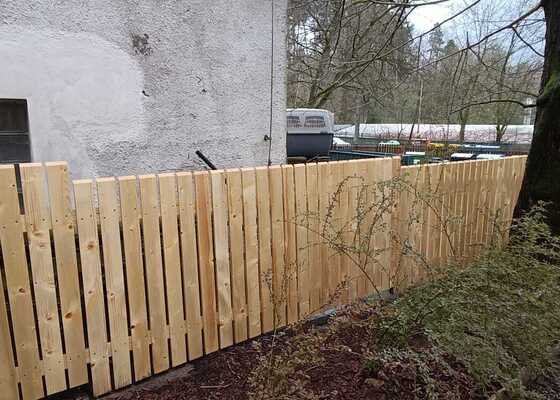 Přestavba starého plotu