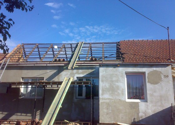 Zhotovení nové střechy na RD