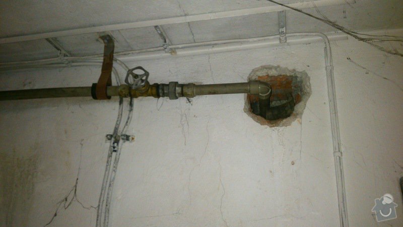 Rekonstrukce vodovodu v suterénu: DSC_0155