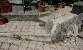 Úprava/rekonstrukce venkovních betonových schodů + pokládka dlažby - stav před realizací