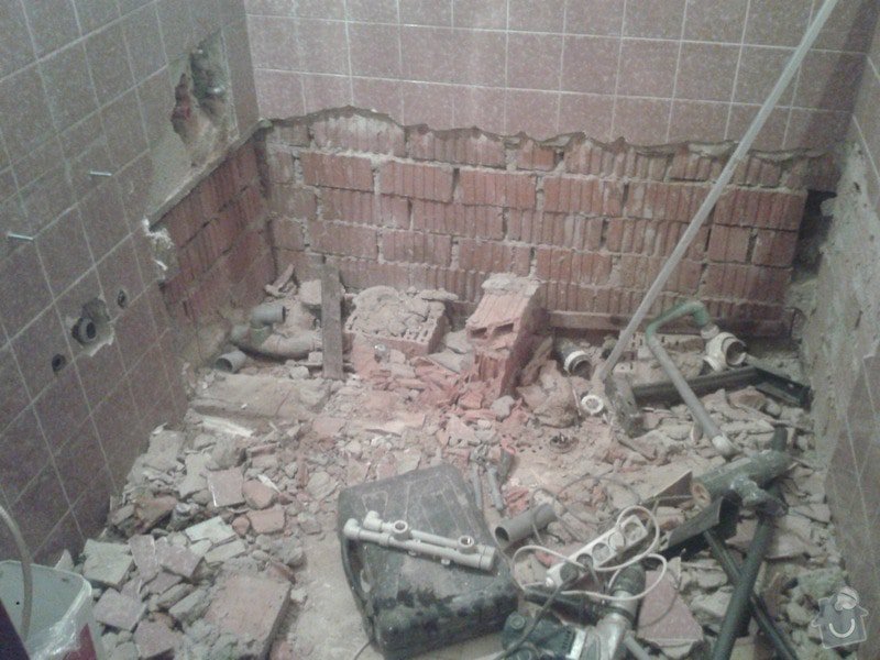  rekonstrukce koupelny v cihlovém domě: 20141118_114103