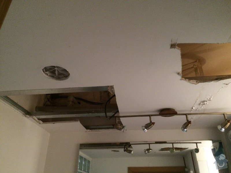 Oprava sádrokartonového podhledu v koupelně: strop