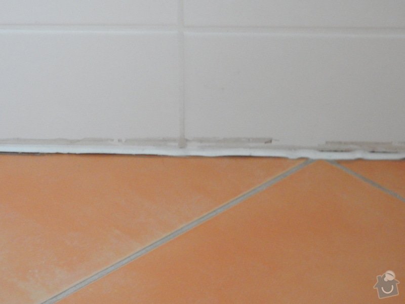 Oprava plesnivych spar v koupelne: spary_obvod_koupelna