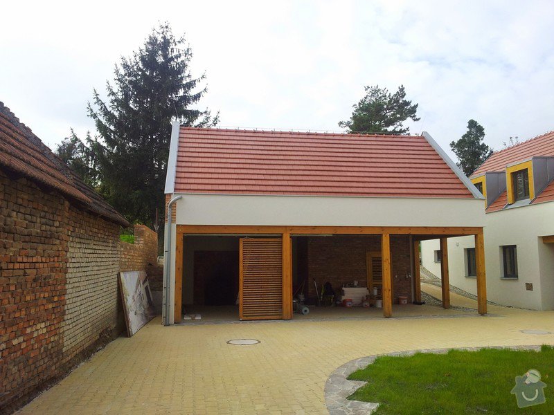 Novostavba střechy chráněného bydlení Brumovice: 20141015_140855