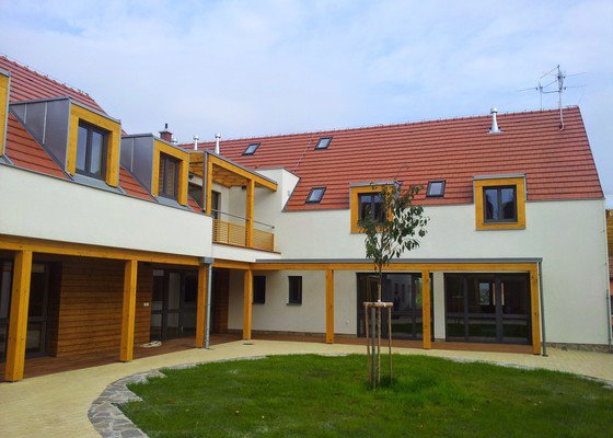Novostavba střechy chráněného bydlení Brumovice