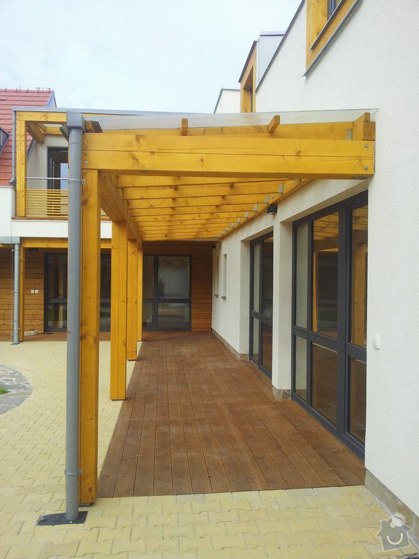 Novostavba střechy chráněného bydlení Brumovice: 20141015_140845