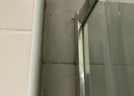 Oprava zateceni a rekonstrukce obkladu ve sprchovacim koute
