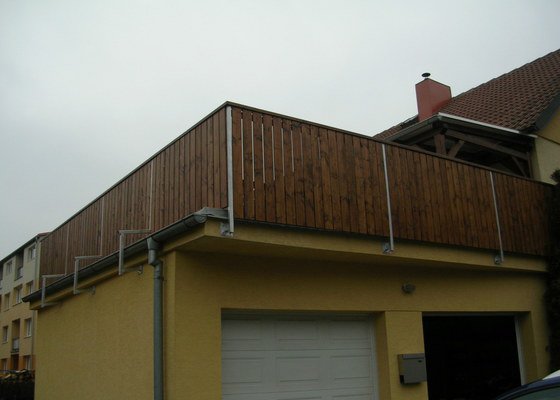 Zábradlí + pergola na střeše garáže