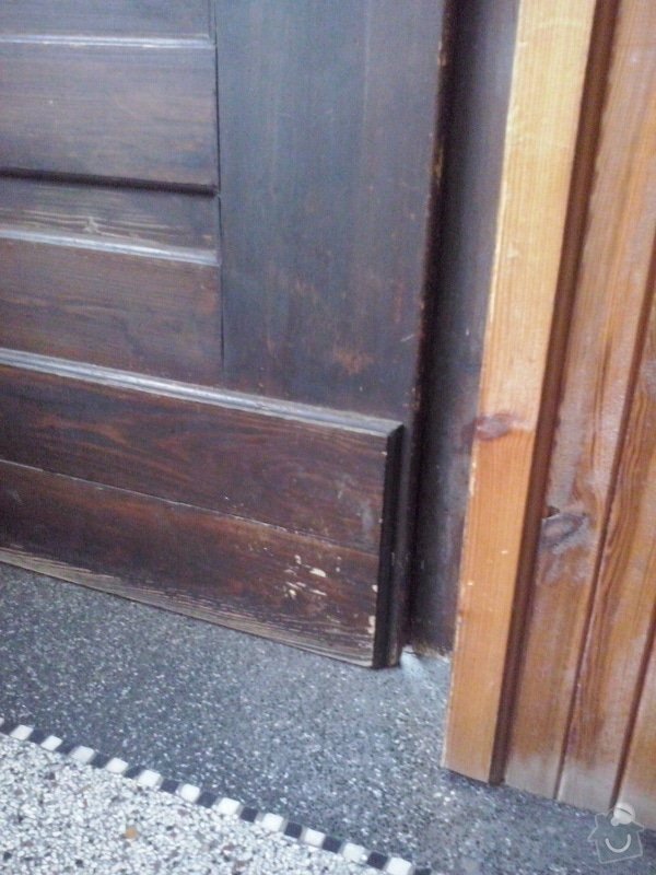 Repas dřevěných vchodových dveří: CAM00042