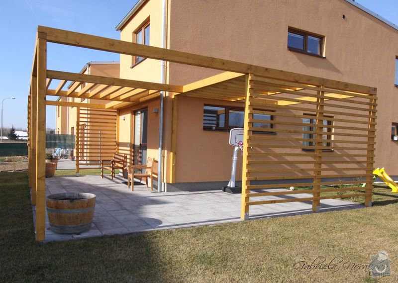 Baldachýn na pergolu: Pergola_z_boku