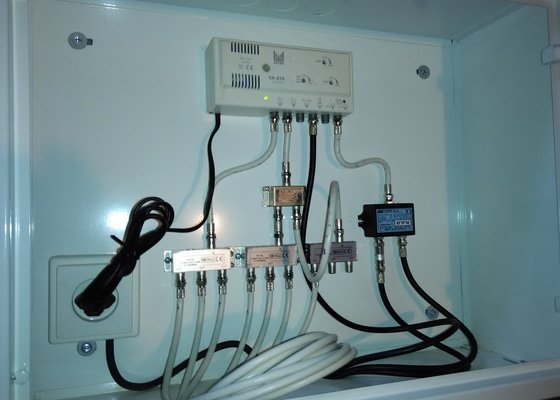 Rekonstrukce anténního systému + oprava domovních telefonů v bytovém domě