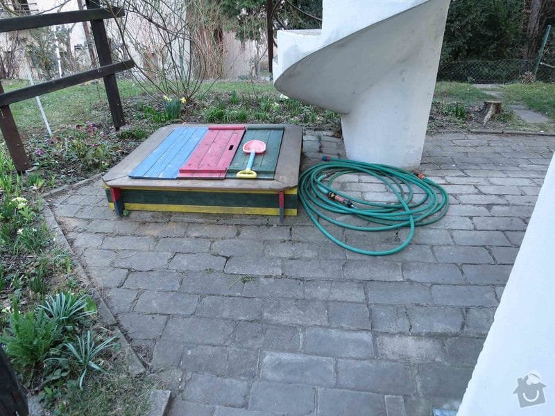Rekonstrukce cihlové dlažby na zahradě 23 m2: IMG_5532dlazbaU