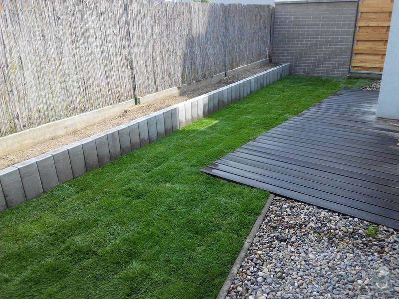 Dřevěná nebo betonová palisáda: 5.uprava_male_zahradky