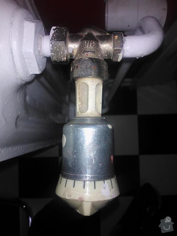 Výměna ventilů na radiátorech, výměna radiátoru v koupelně: Kohout3