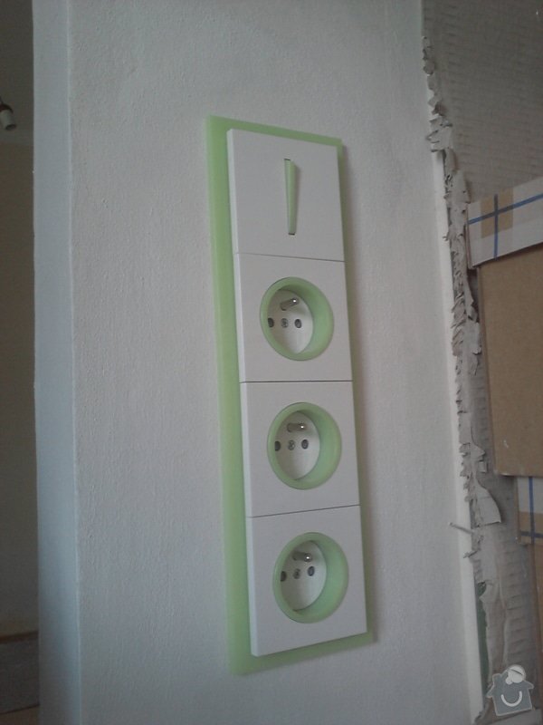 Rekonstrukce elektroinstalace v bytě: na_veseli
