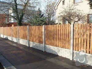 Návrh a předělání starého plotu s dvířky: betonovy_plot_jiny