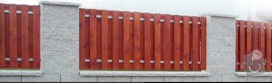 Návrh a předělání starého plotu s dvířky: betonovy_plot_s_drevenymi_vyplnemi