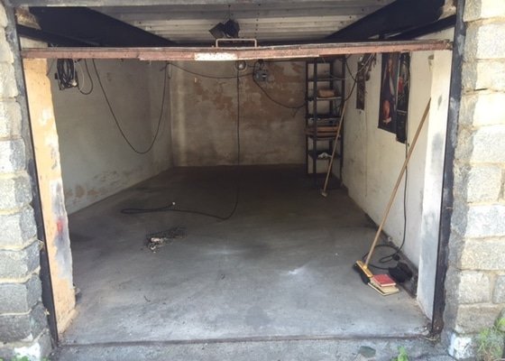 Instalace garážových vrat, oprava interiéru garáže - stav před realizací
