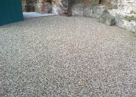 Kaminkový koberec