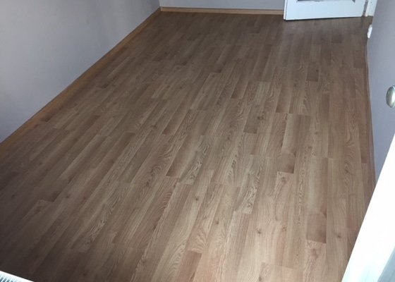 Položení plovoucí podlahy 11m2 podobné parketám apod.