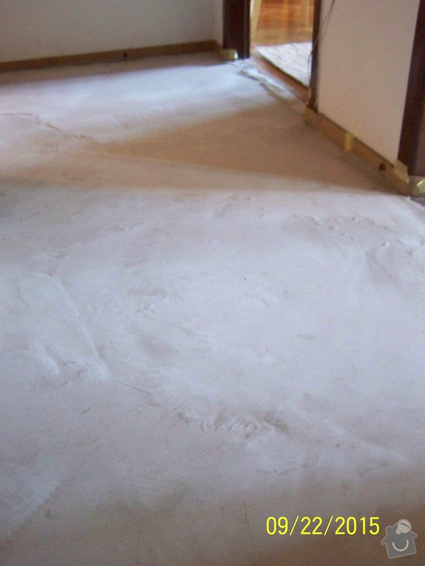 Srovnání betonové podlahy (podkladu pod PVC) 6 m2 v bytě: 100_9175