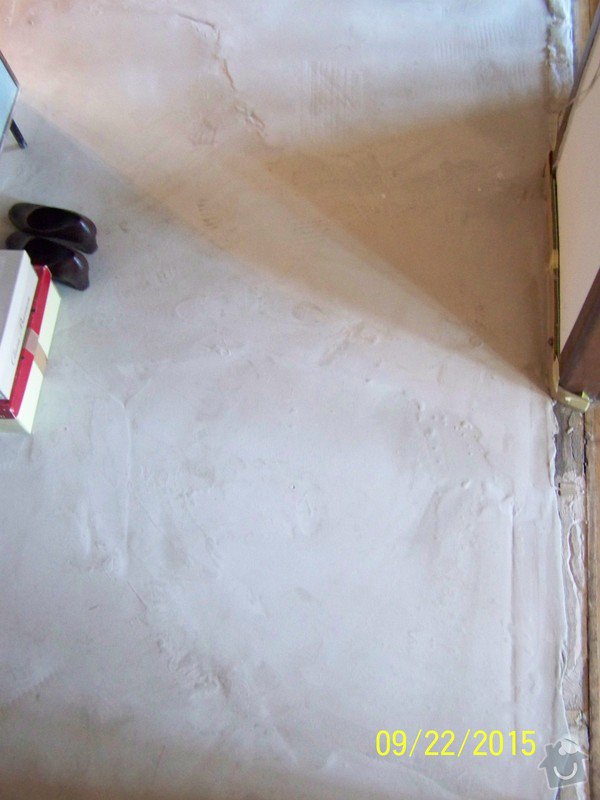 Srovnání betonové podlahy (podkladu pod PVC) 6 m2 v bytě: 100_9174