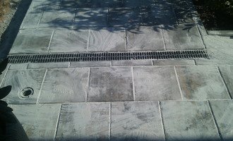 Pokládka chodníkové betonové dlažby do betonu
